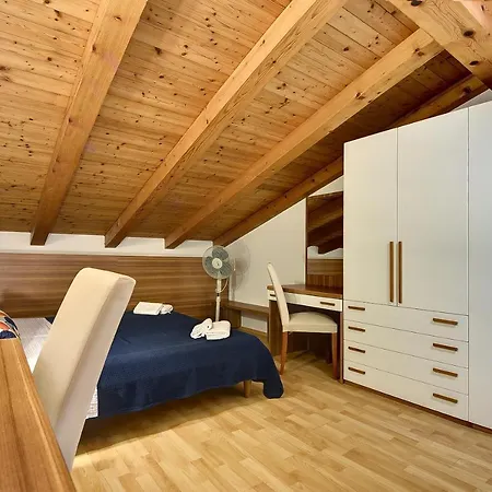 House Helena Banjole