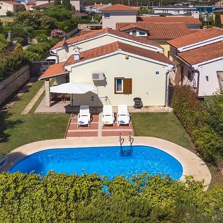 House Helena * Banjole