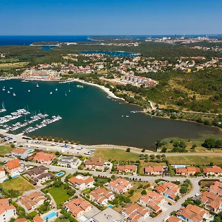 House Helena Banjole