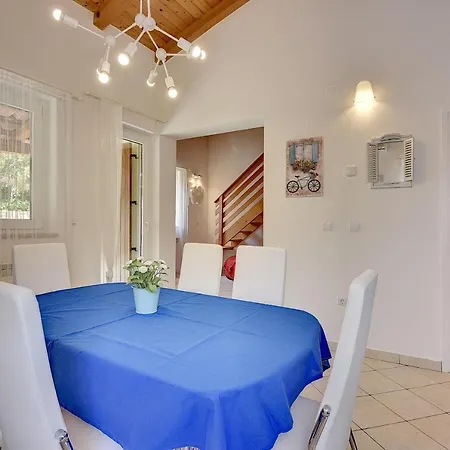 House Helena Nyaraló Banjole